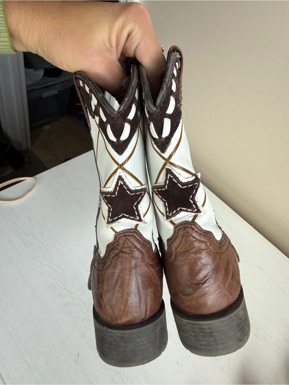 Ariat we ve